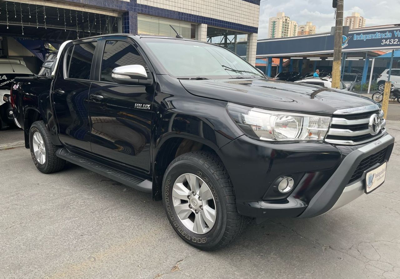 Hilux CD SRV 4x4 2.8 TDI Diesel Aut.