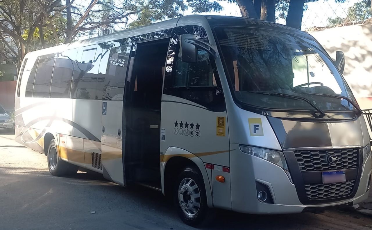 VOLARE W9 LIMOUSINE ANO 2014 AGRALE MA 10 JM COD.1447
