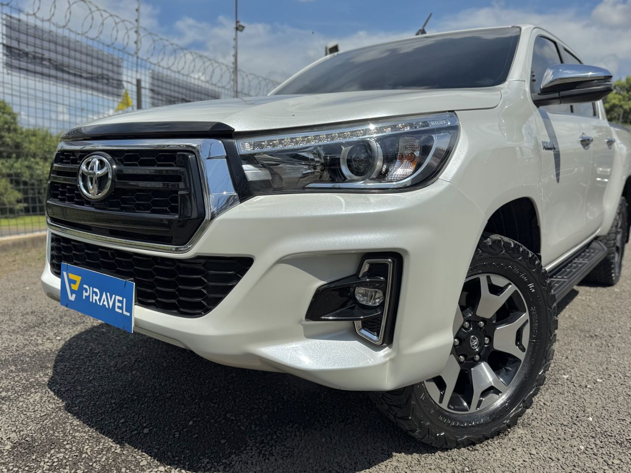 Hilux CD SRX 4x4 2.8 Diesel  50 years