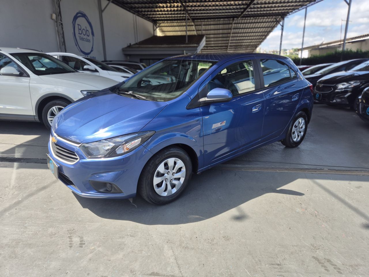Onix Hatch LT 1.0 8v Flex Completo 2019 Troco e Financio