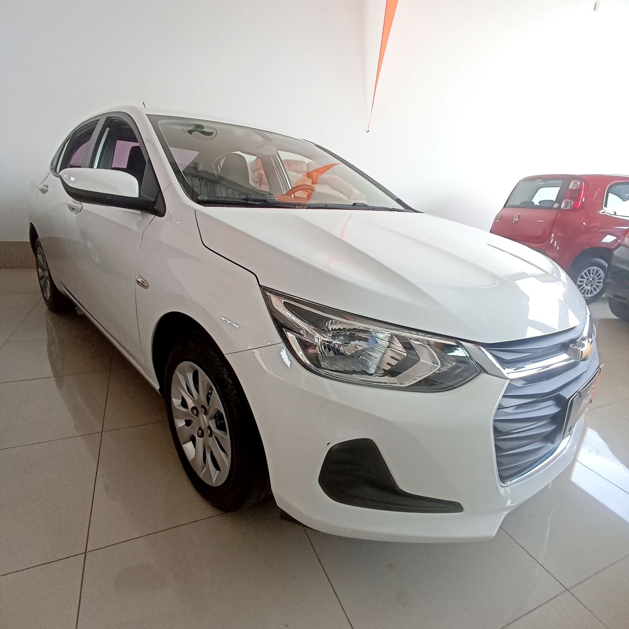 ONIX SEDAN Plus LT 1.0 12V Flex 4p Mec.