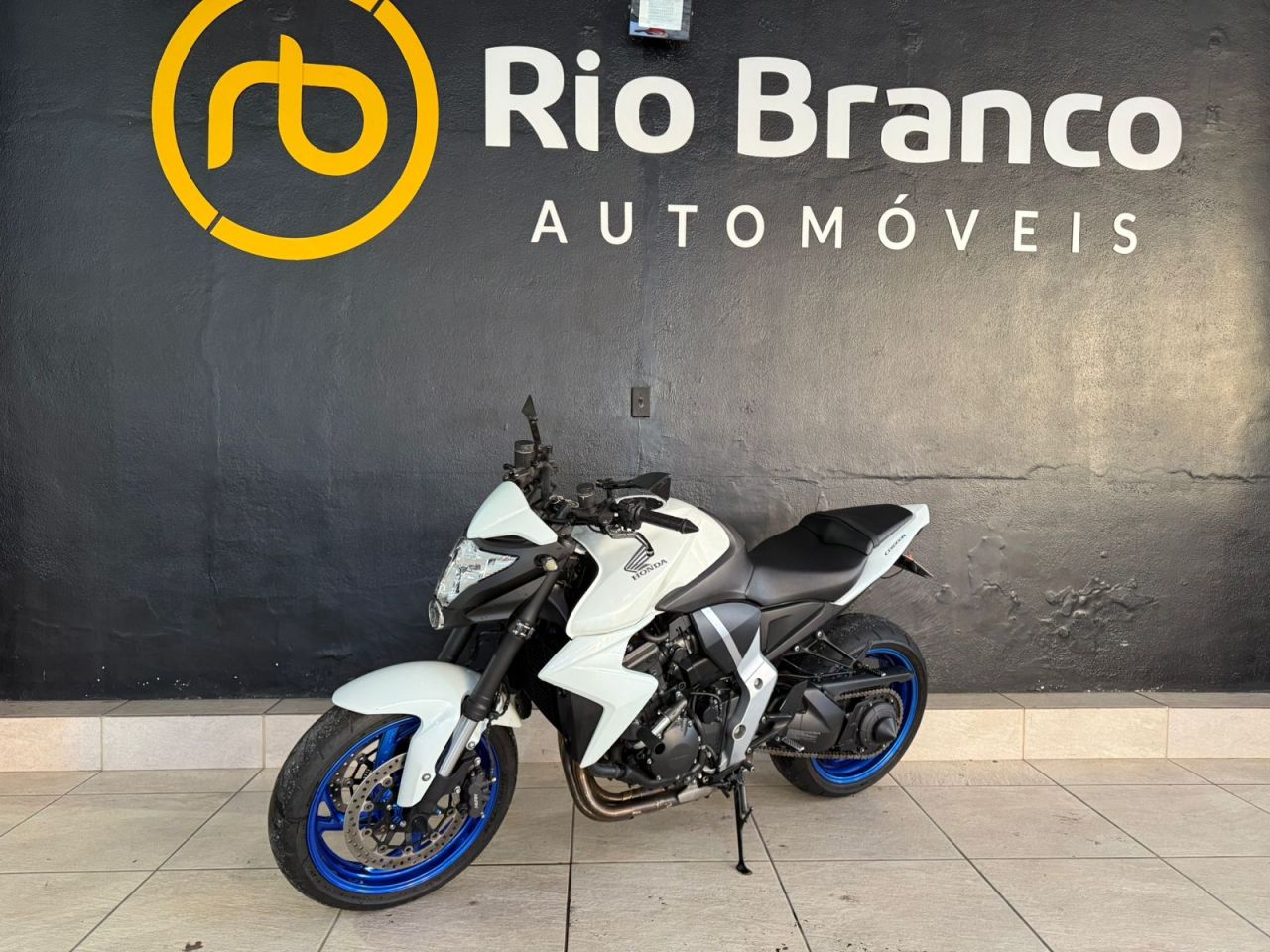 CB 1000R 2015 apenas 7 mil km.