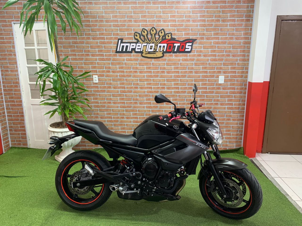 XJ6 N COM ABS