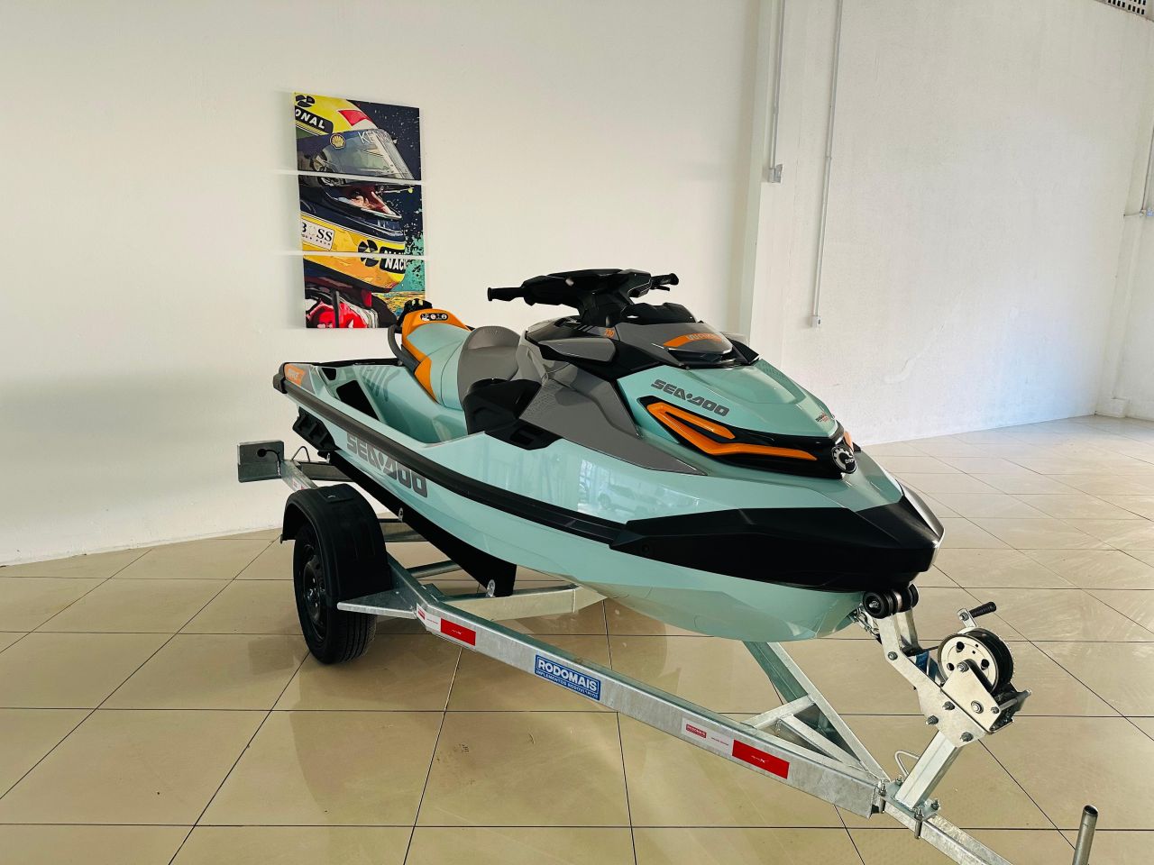 SEA DOO WAKE PRO 230