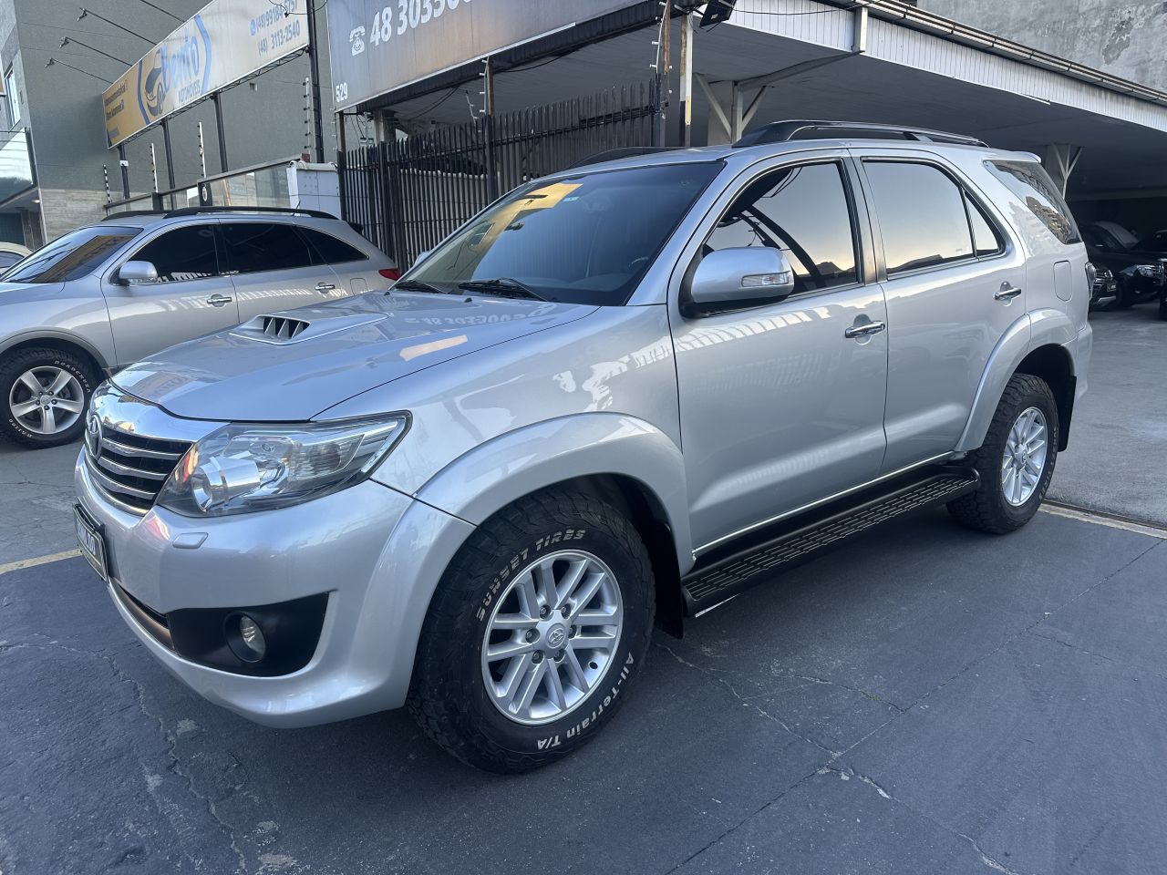 Abaixo da Fipe Hilux SW4 Automatica Com 7 Lugares