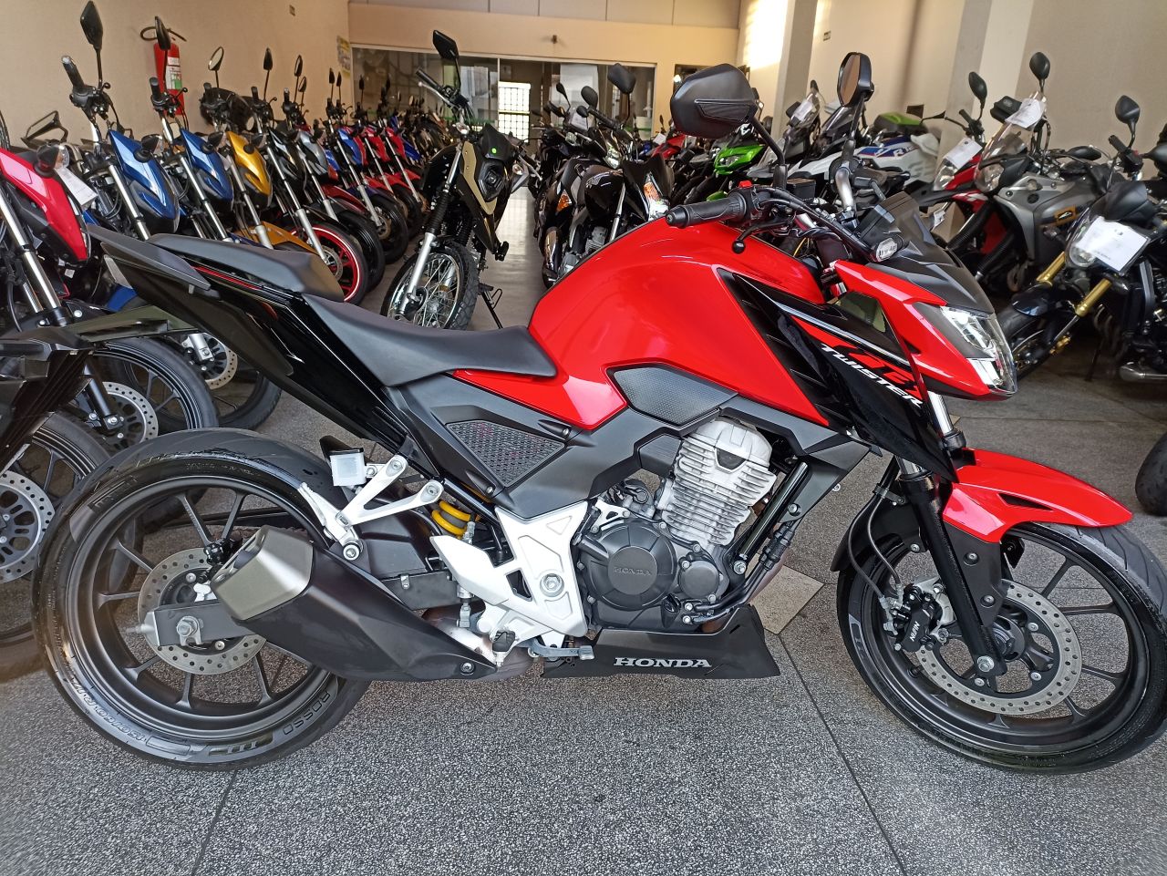 CB 300F Twister Flex