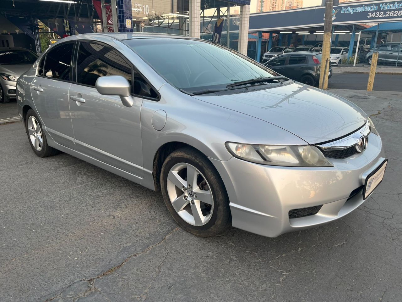 Civic Sedan LXS 1.8 16V Mec. 4p