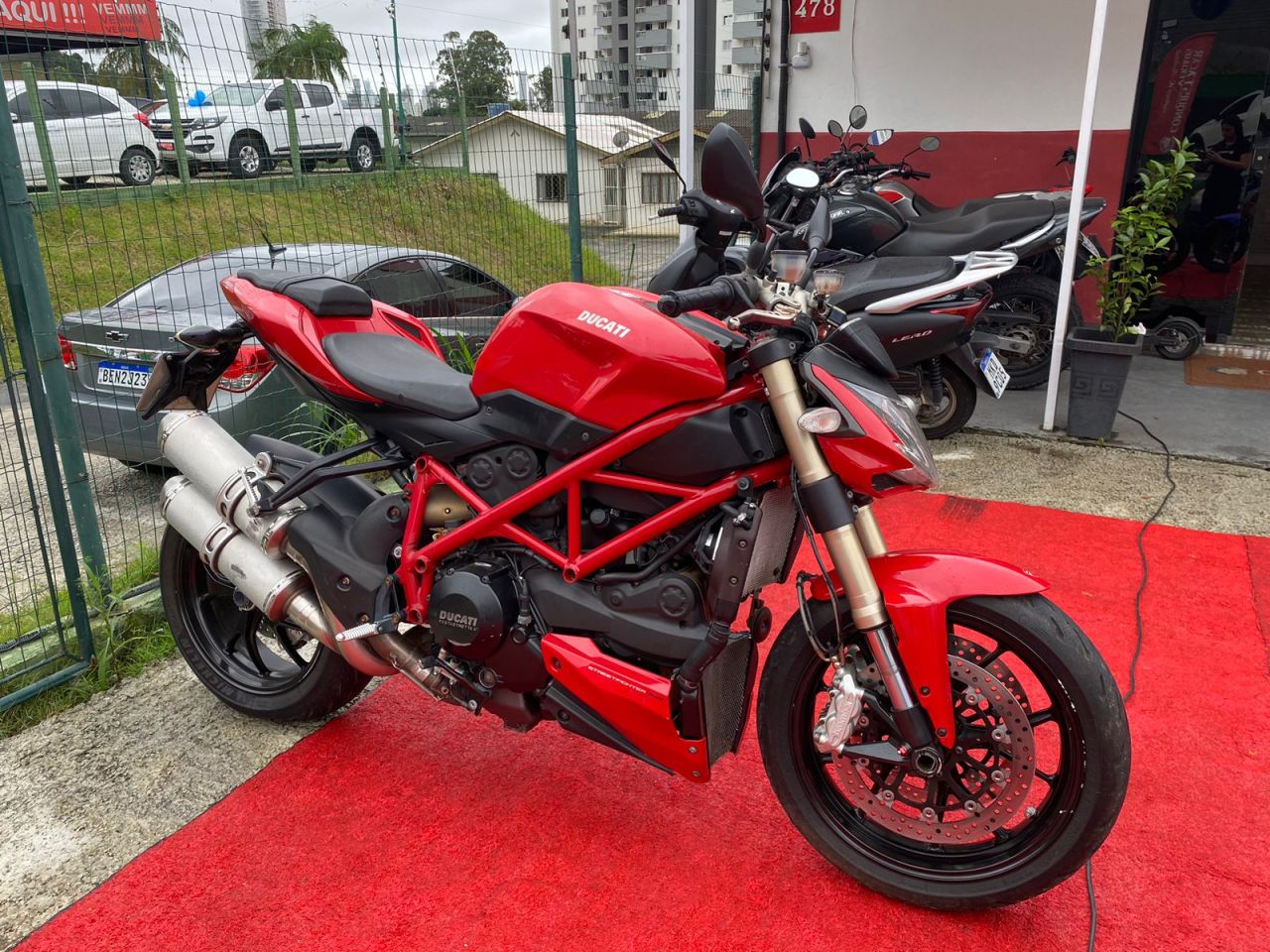  DUCATI STREETFIGHTER 848 (moto)