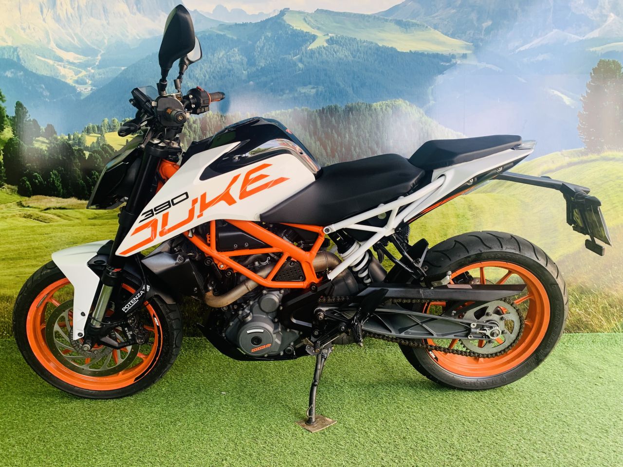 DUKE 390