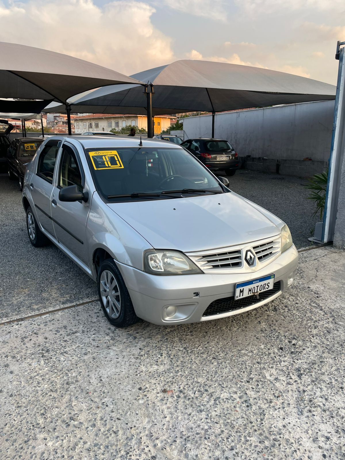 LOGAN Authentique Hi-Flex 1.0 16V 4p