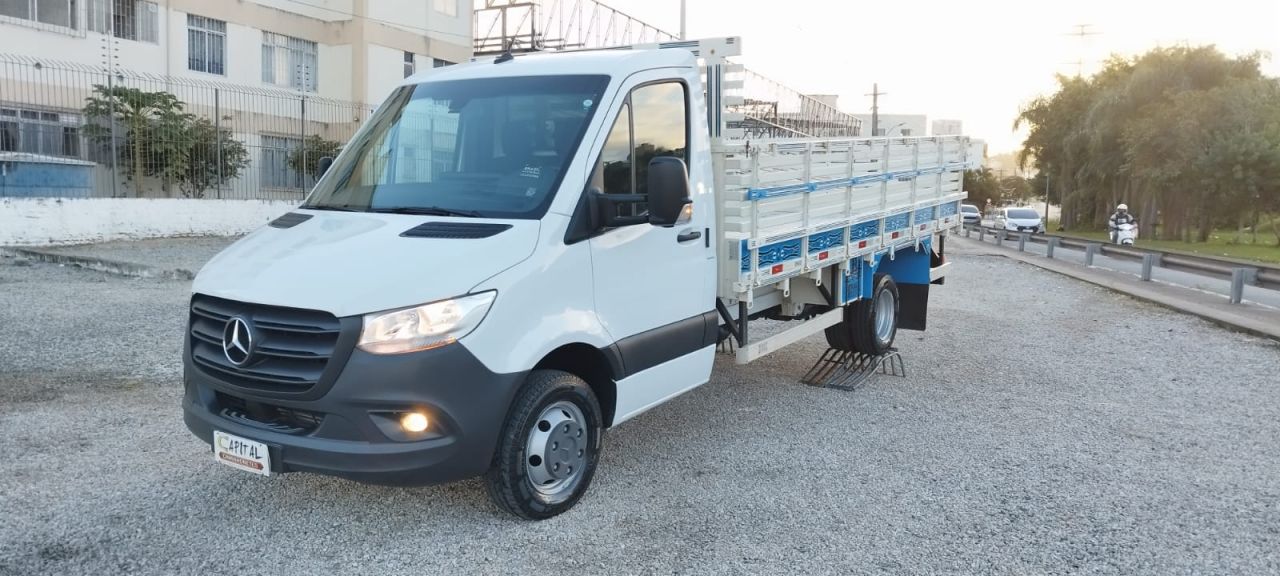 Mercedes-Benz Sprinter 516 CDI 2022 - Carroceria Longa com Apenas 6.000 km! 