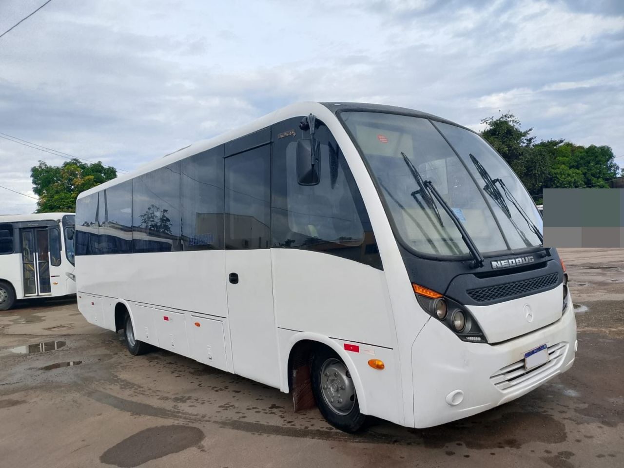 NEOBUS THUNDER + ANO 2015 M.BENZ LO 916 JM COD.255