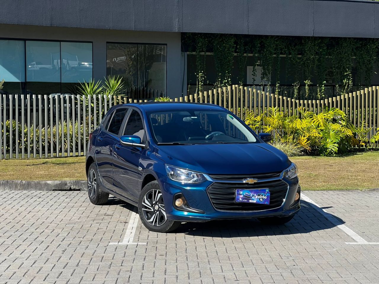 ONIX SEDAN Plus LT 1.0 12V Flex 4p Mec.