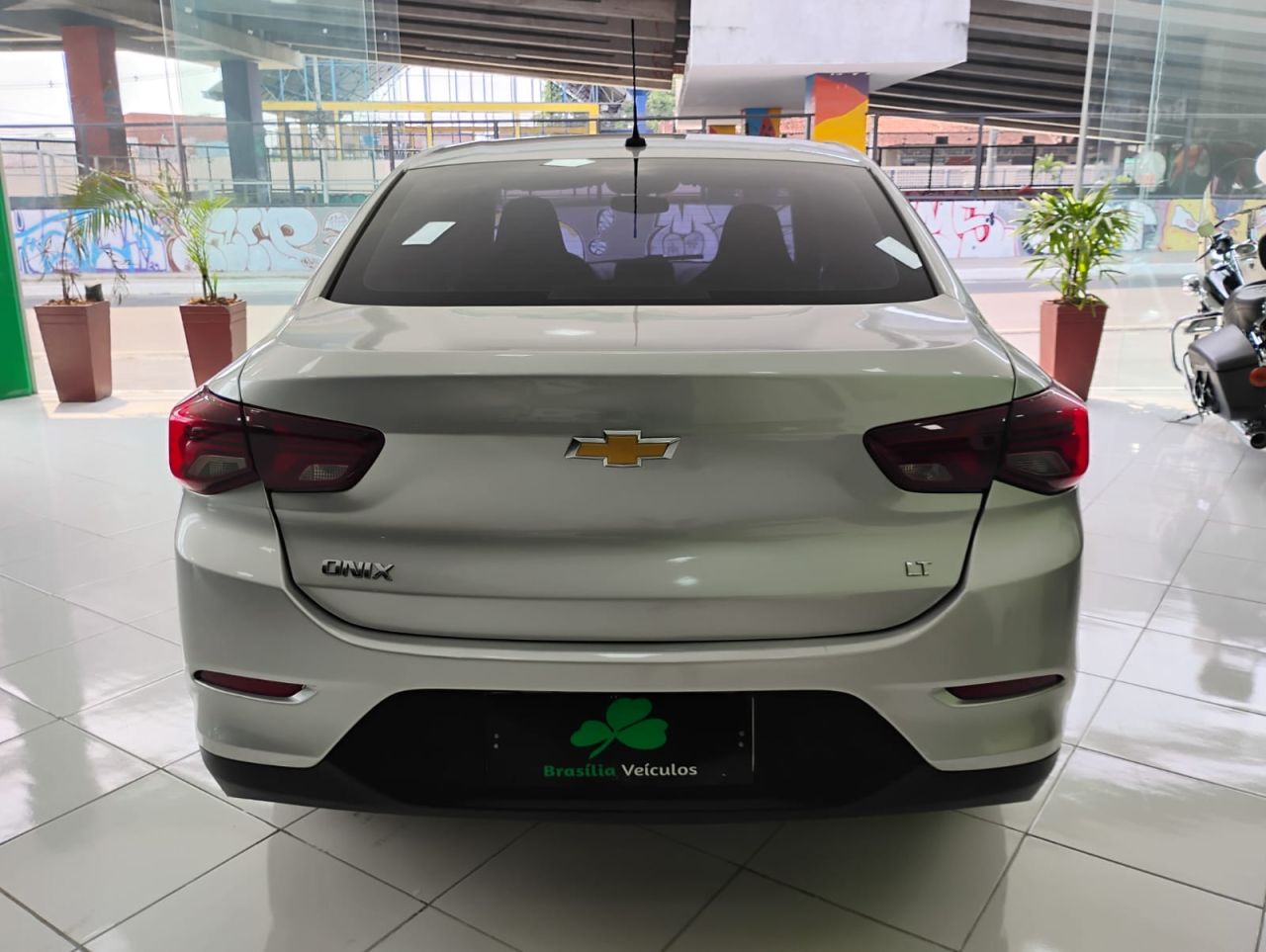 ONIX SEDANO Plus LT 1.0
