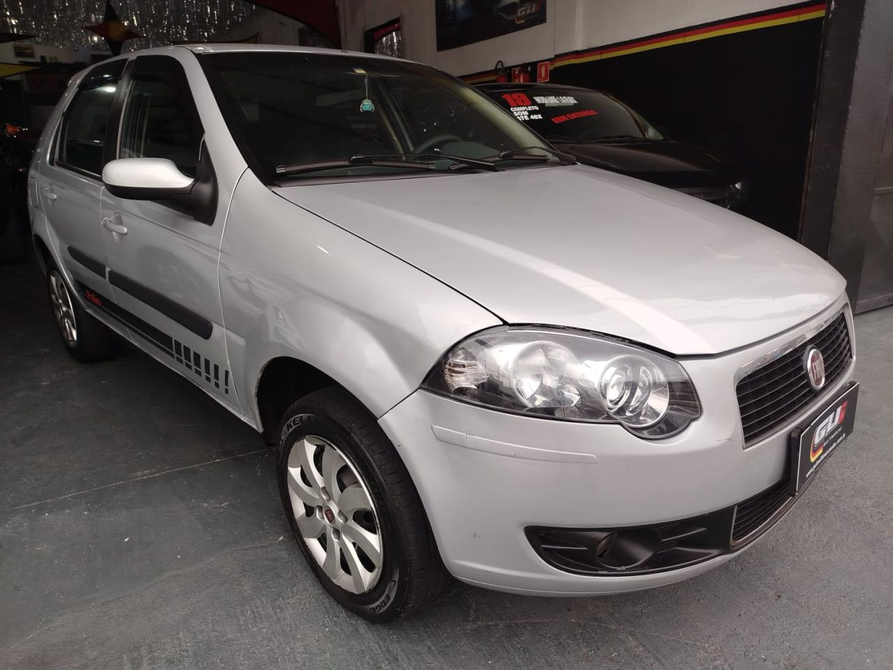 Palio ELX 1.0 Fire/30 Anos F. Flex 8V 4p
