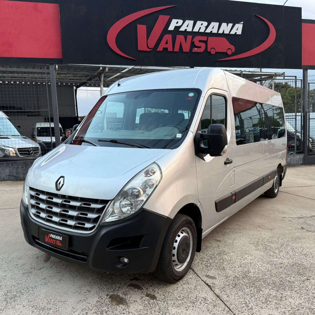 Renault Master Executiva 16 Lugares