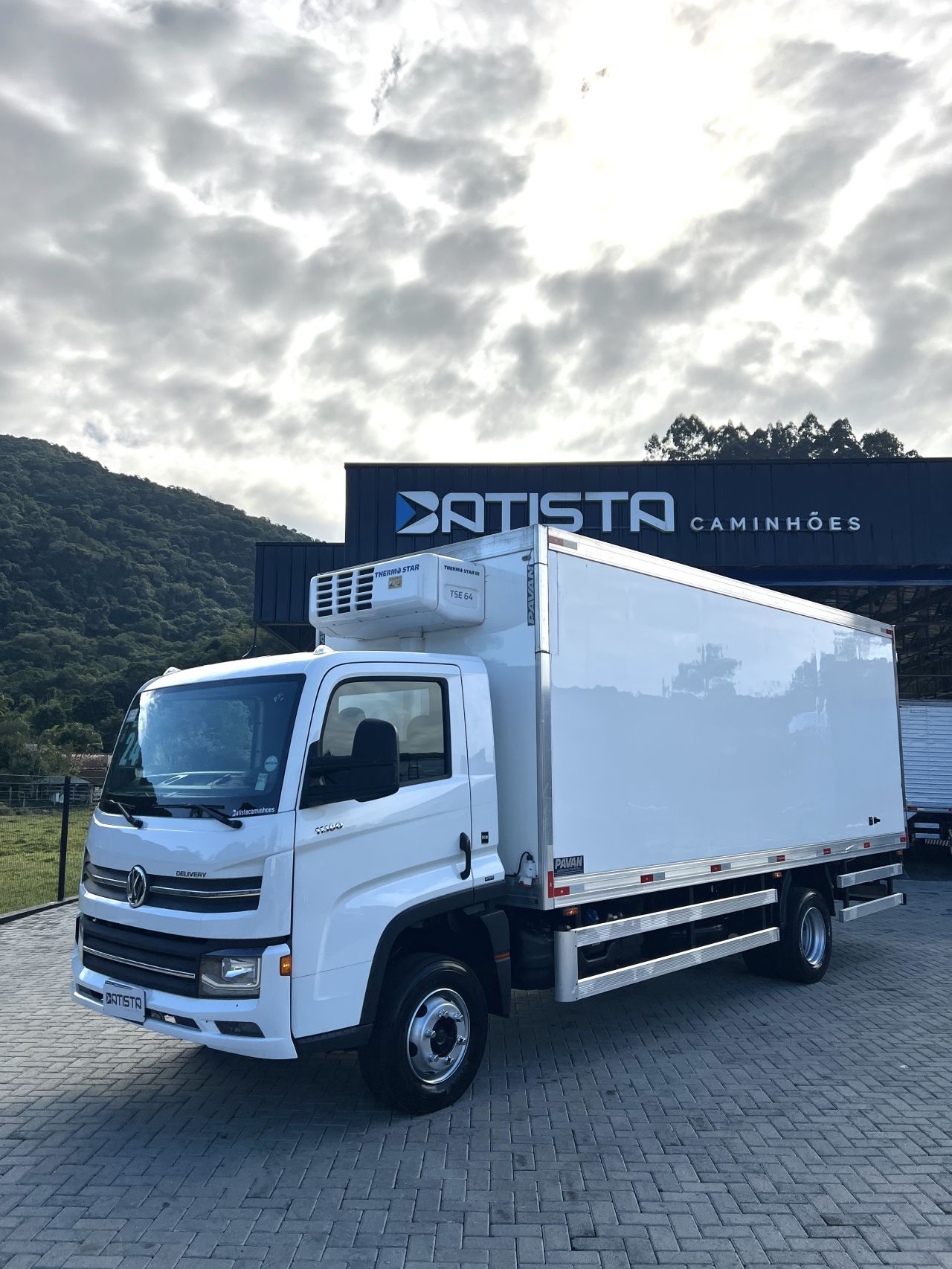 11-180 Delivery - Bau Pavan de 6m - baixa KM