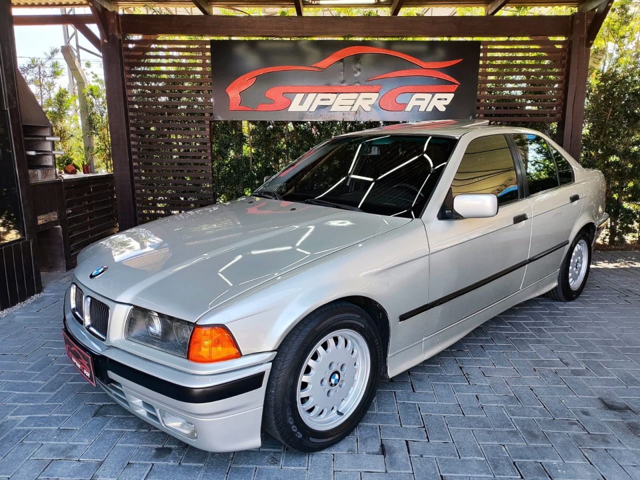 325i