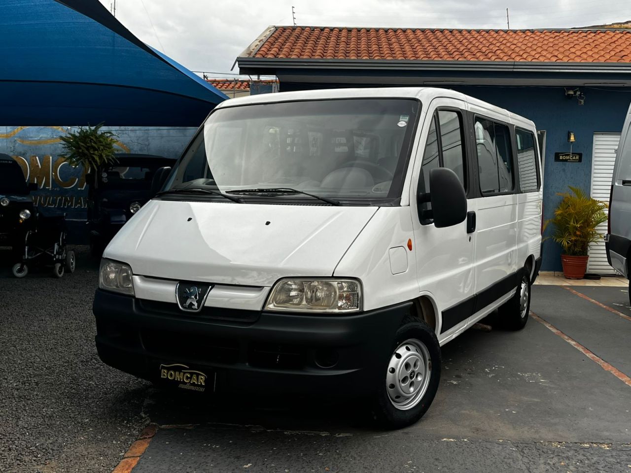 Boxer 2.3 HDI 330 Minibus 15/16L TB Diesel.