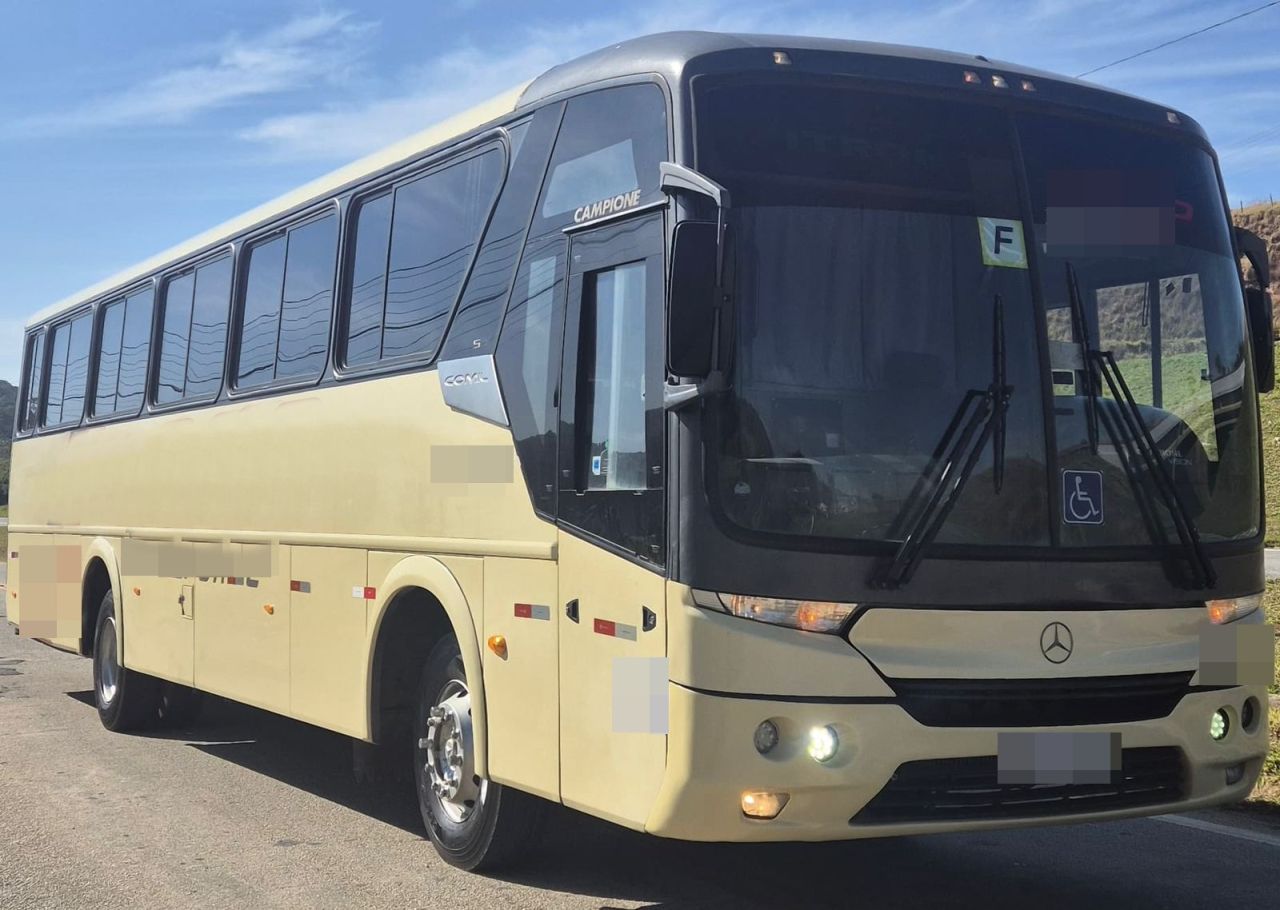 COMIL CAMPIONE 3.25 ANO 2010 M.BENZ OF 1722 JM COD.352