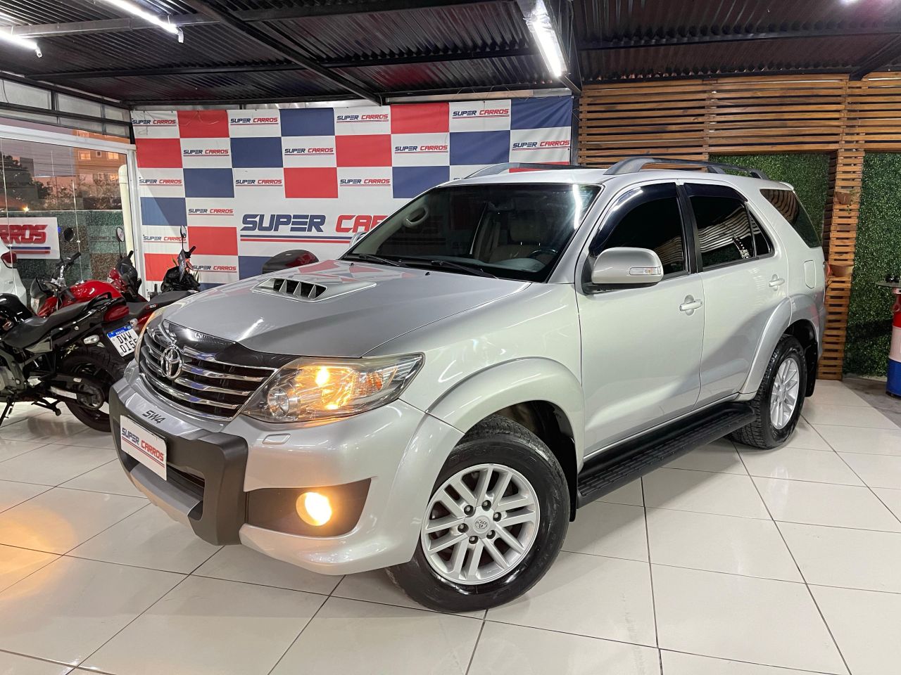 Hilux SW4 SRV D4-D 4x4 3.0 TDI Dies. Aut