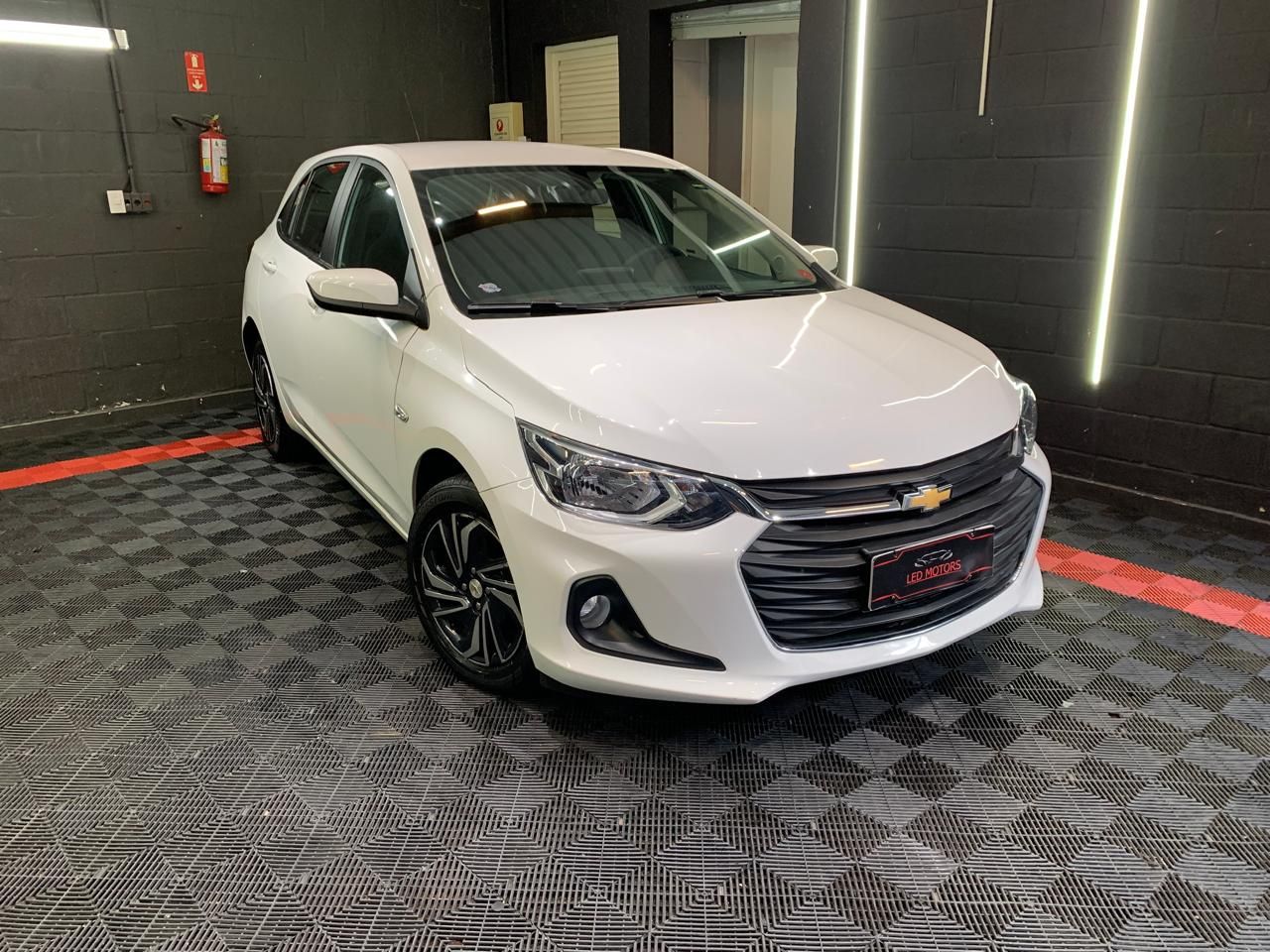 ONIX HATCH LT 1.0 12V Flex 5p Mec.