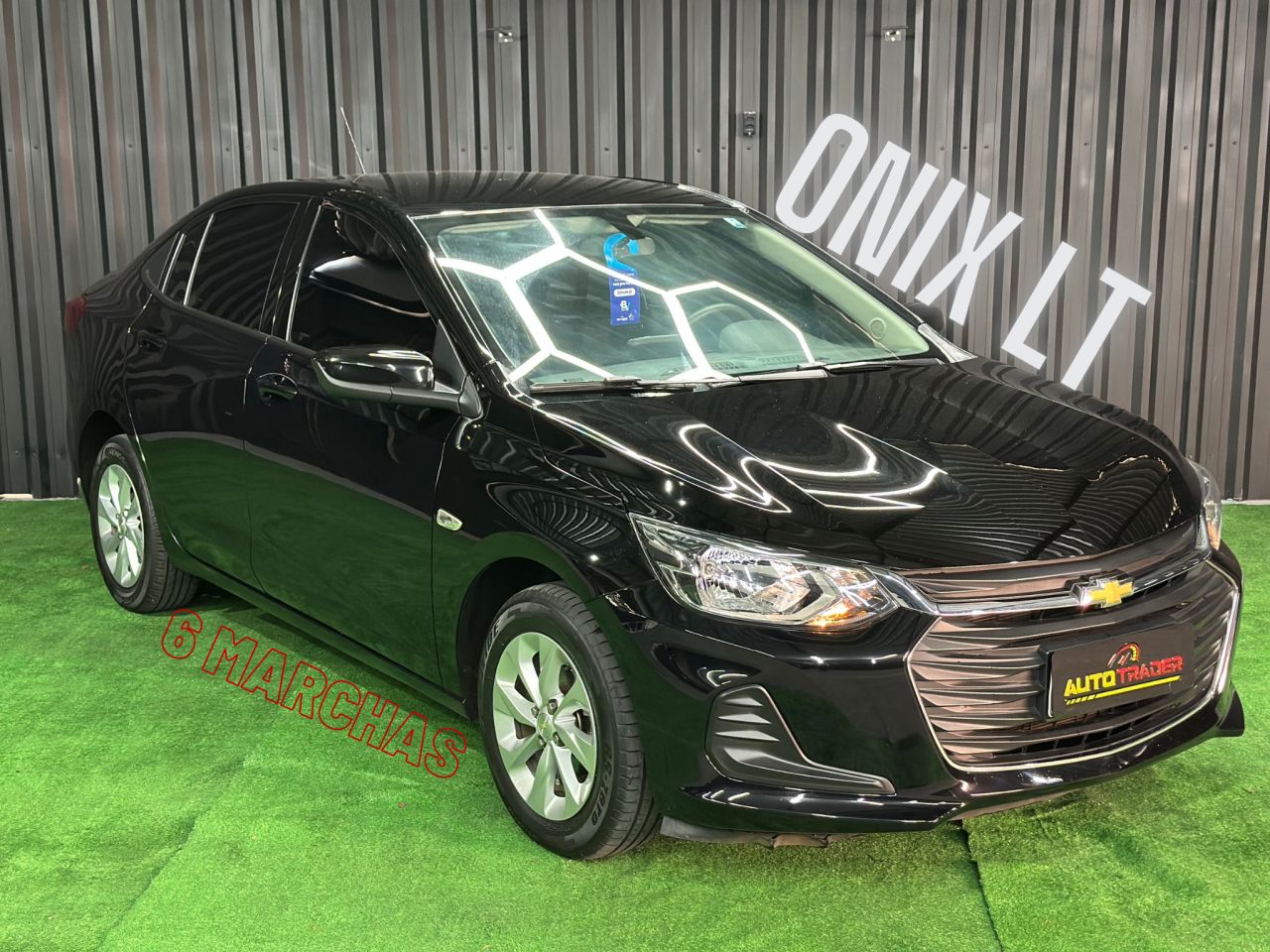 ONIX SEDAN Plus LT 1.0 12V Flex 4p Mec.