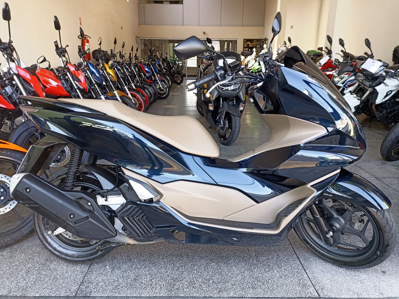 PCX 160 DLX