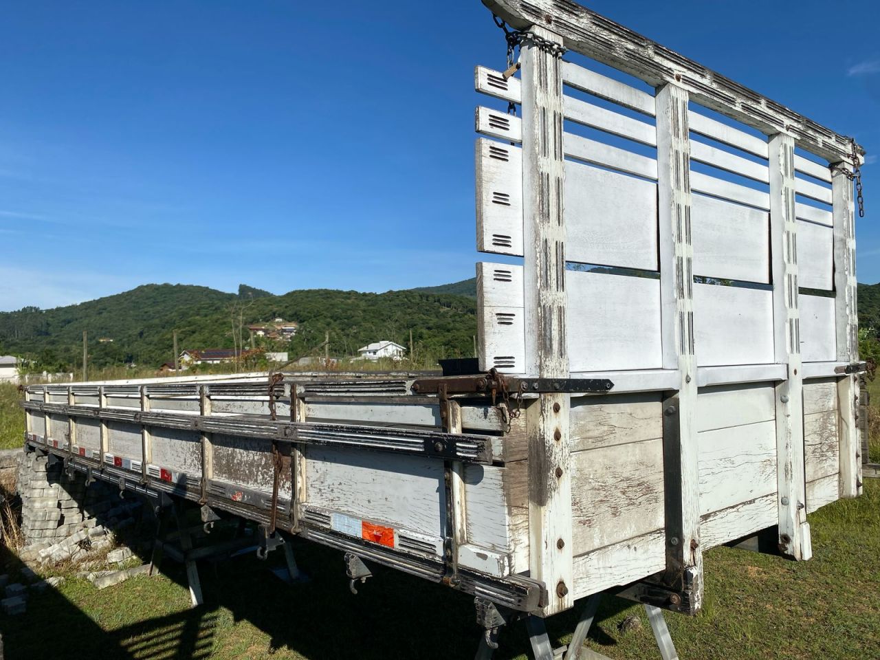 Carroceria de Madeira 5.80 Metros 2010 Caminhao ¾