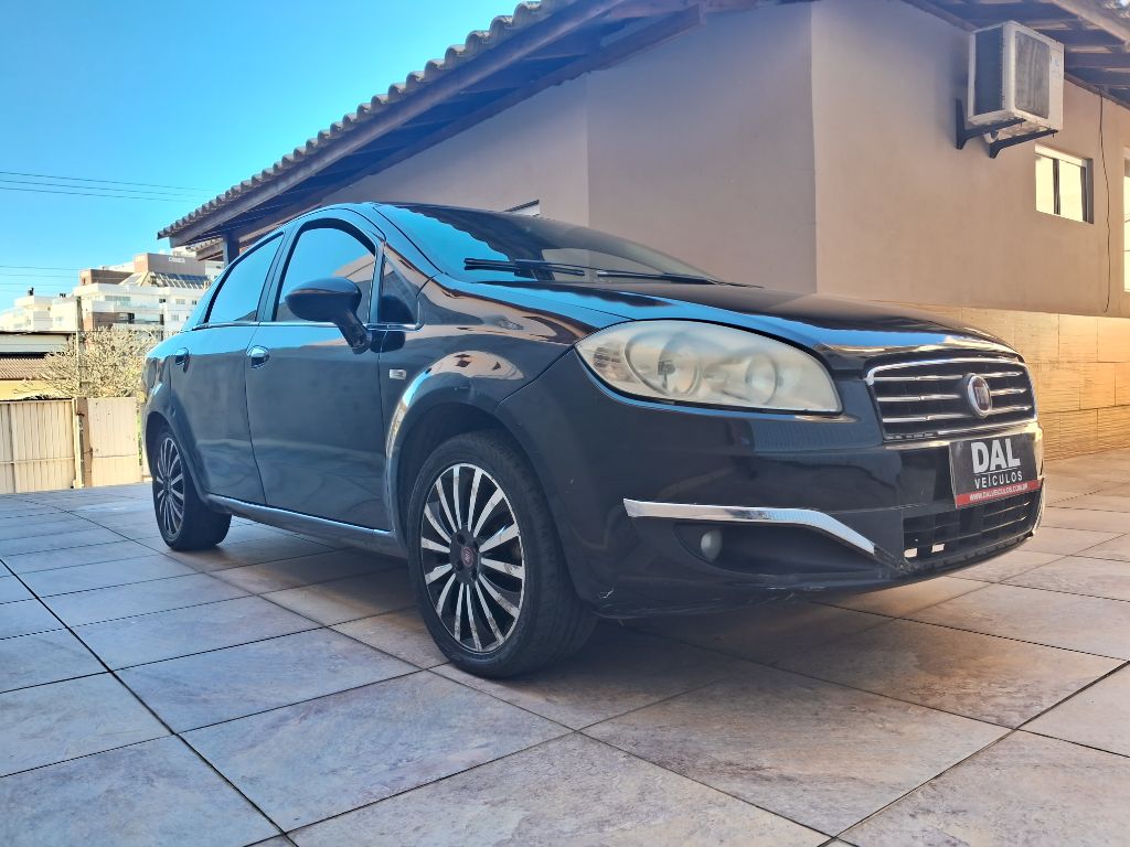 LINEA ESSENCE 1.8 Flex 16V 4p