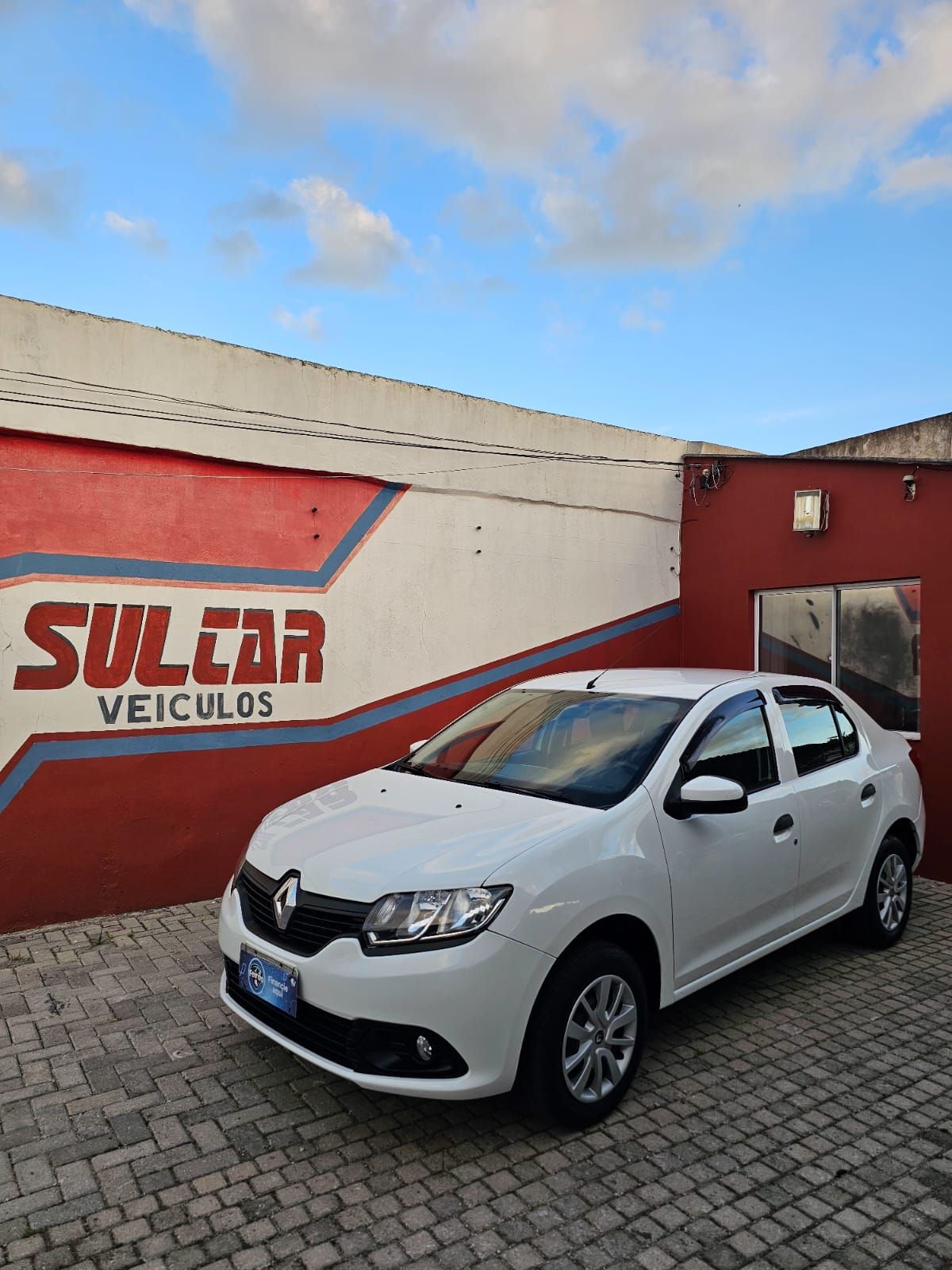 LOGAN Authentique Hi-Flex 1.0 16V 4p