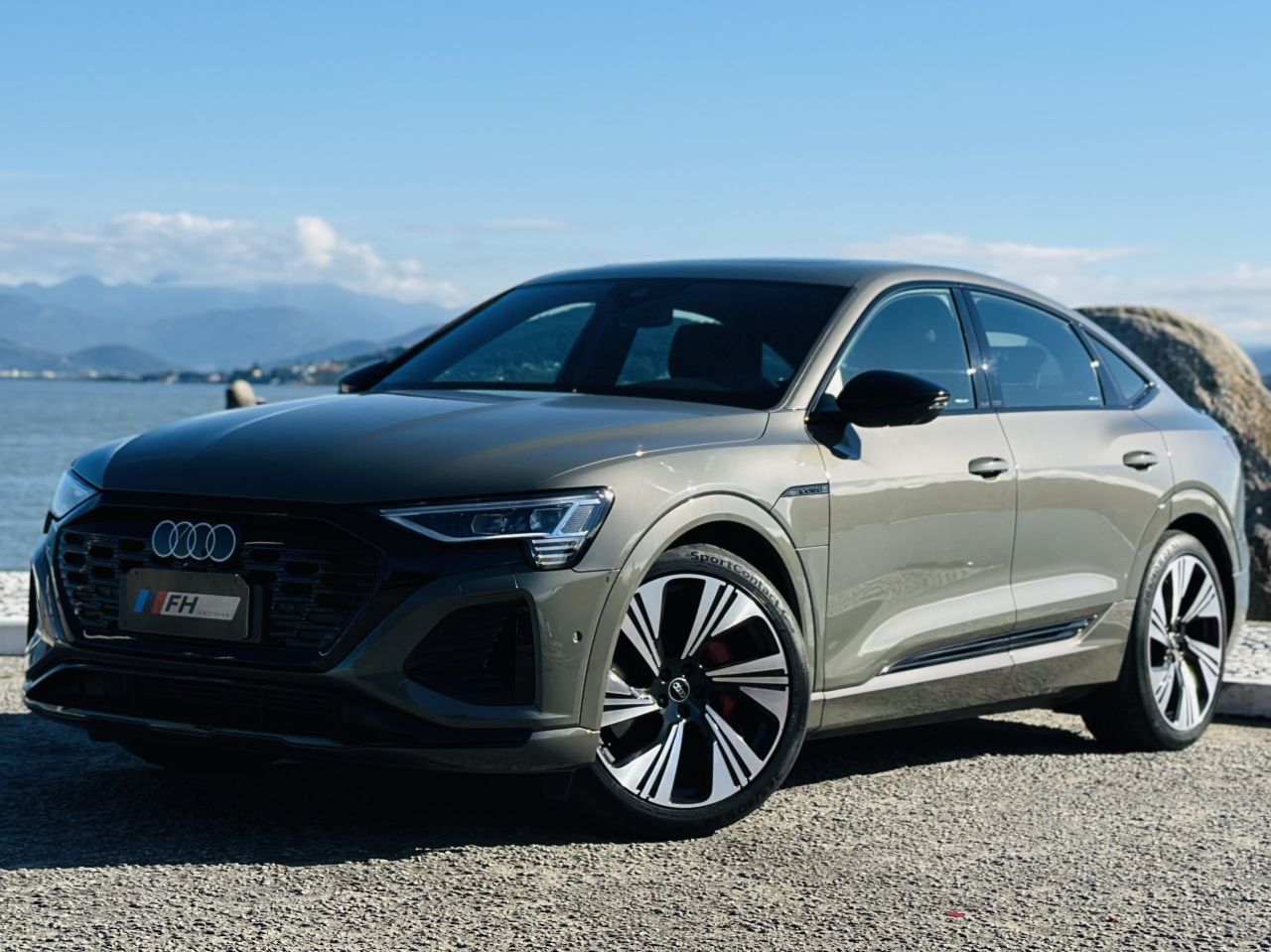 Q8 E-TRON Sportb. Perf. Black (Eletrico)