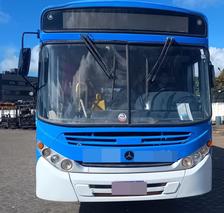 CAIO APACHE VIP ANO 2012 M.BENZ OF 1722 JM COD.141