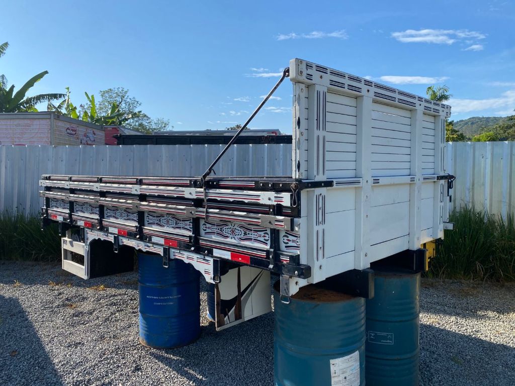 Carroceria Madeira grade baixa F-350 3.55 Metros