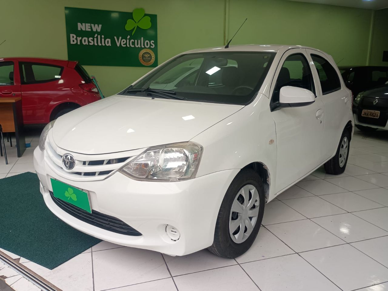ETIOS HB X 