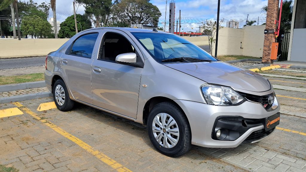 ETIOS X Sedan 1.5 Flex 16V 4p Mec.