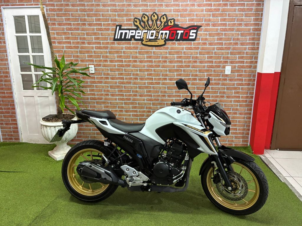 FZ25 250 FAZER CONNECTED APENAS 800 KM EM ESTADO DE ZERO