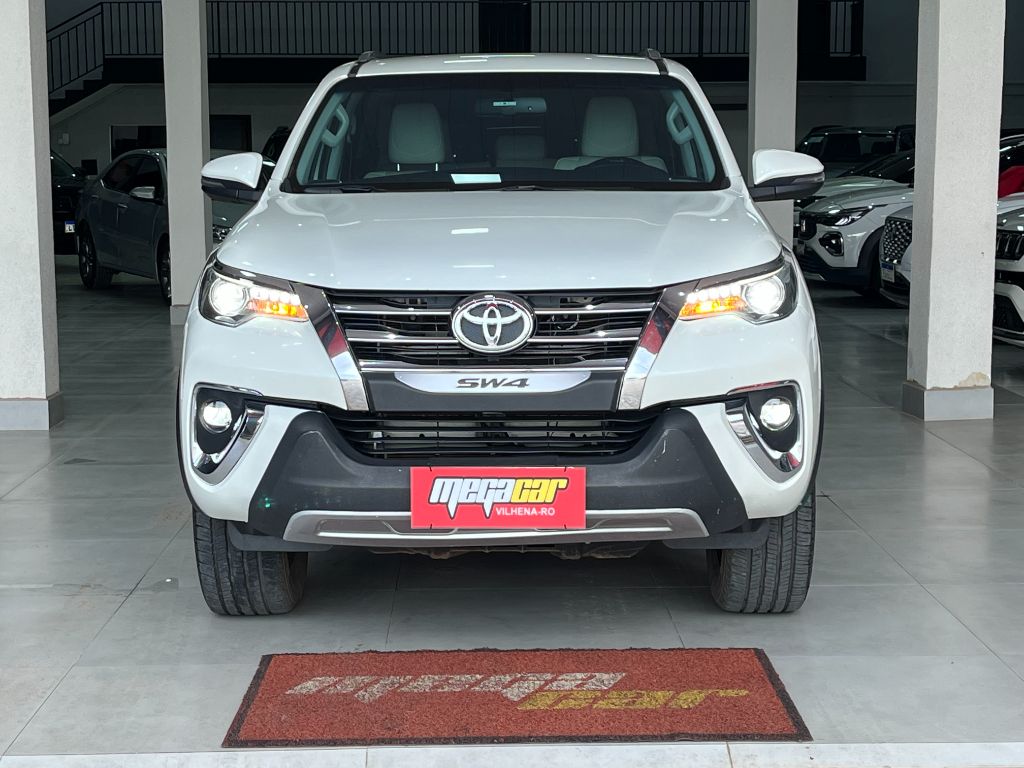 Hilux SW4 SRX Diamo. 4x4 2.8 TB Die Aut.