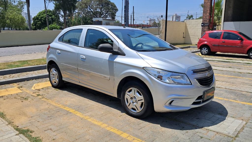 ONIX HATCH LT 1.0 8V FlexPower 5p Mec.