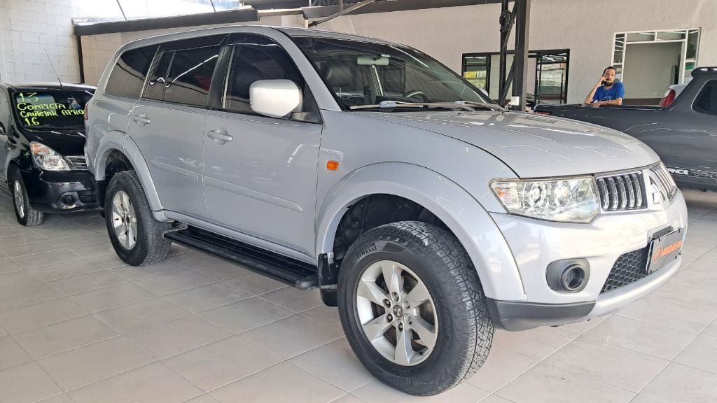 Pajero DAKAR 3.2 4x4 T.I. Dies. 5p Aut.