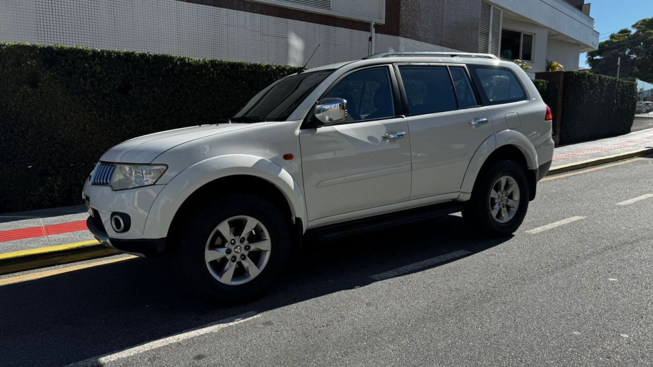 Pajero DAKAR HPE 3.2 4x4 T.I Dies 5p Aut