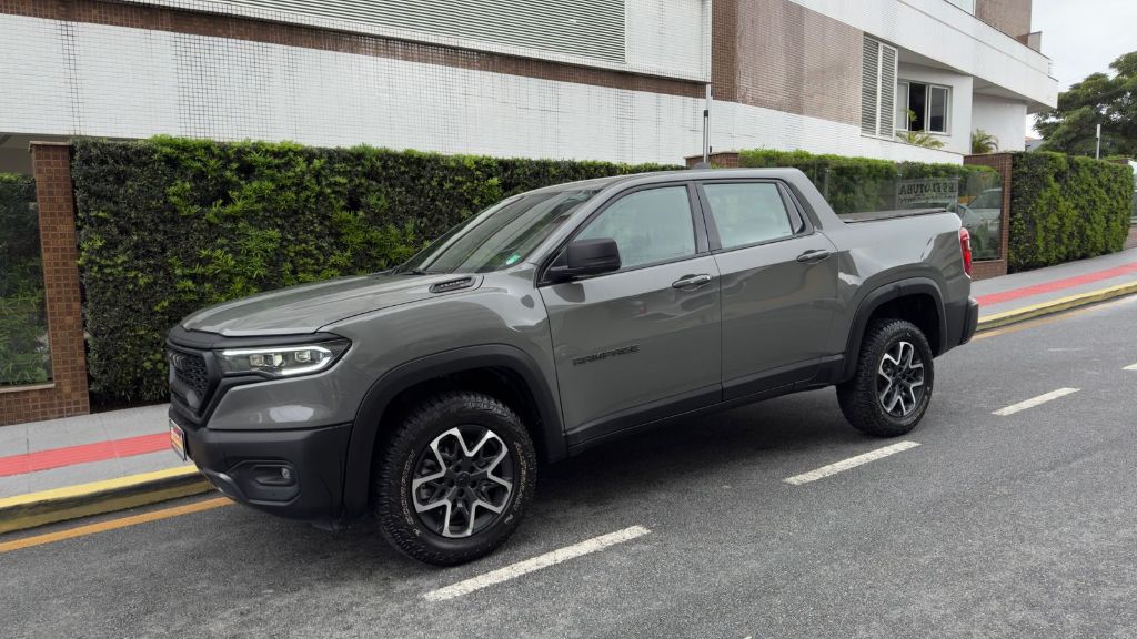 RAMPAGE REBEL 2.2 TB CD 4X4 Diesel Aut.