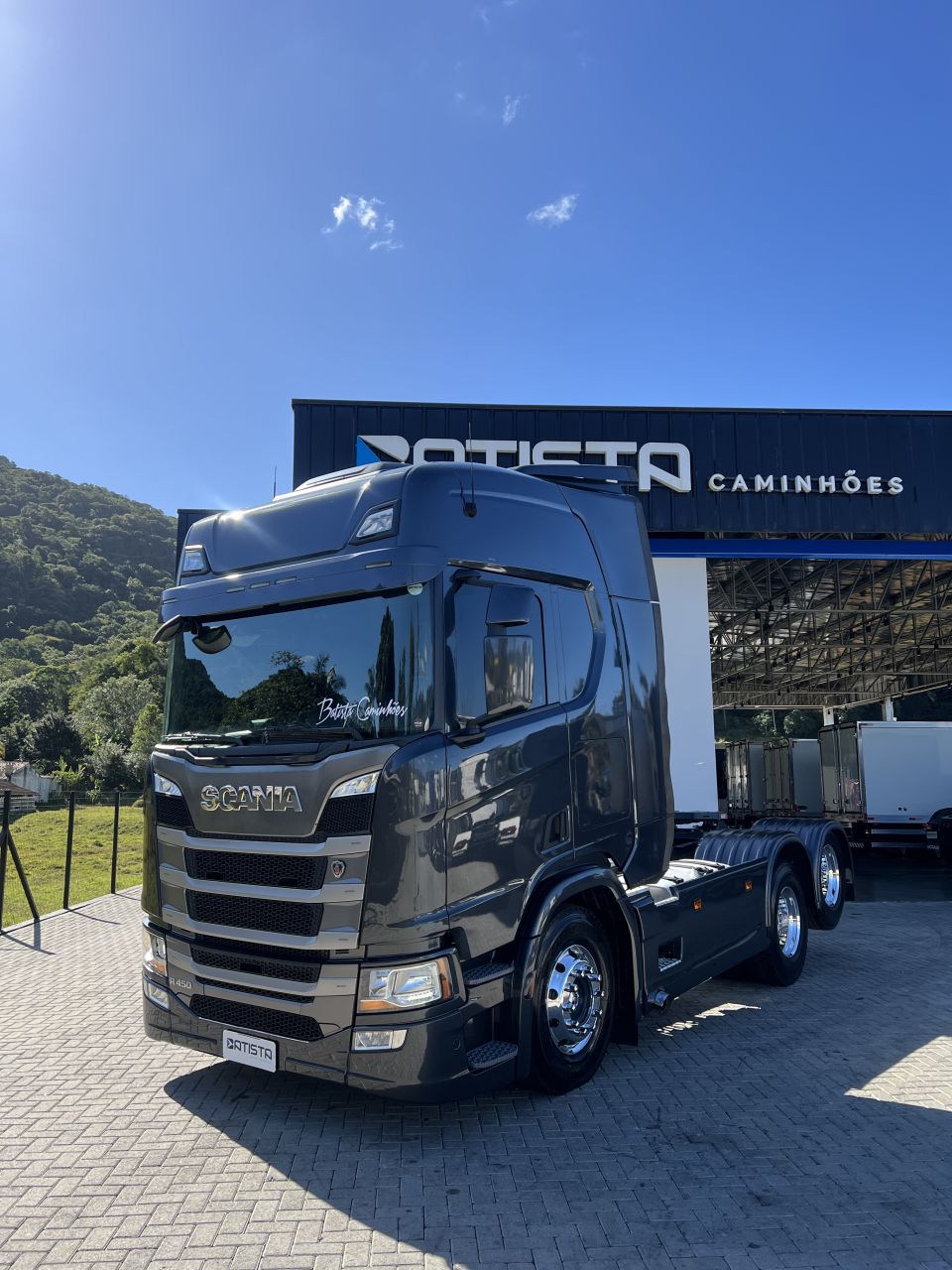 Scania R450 A 6x2 2023 - Susp a Ar - Baixo KM