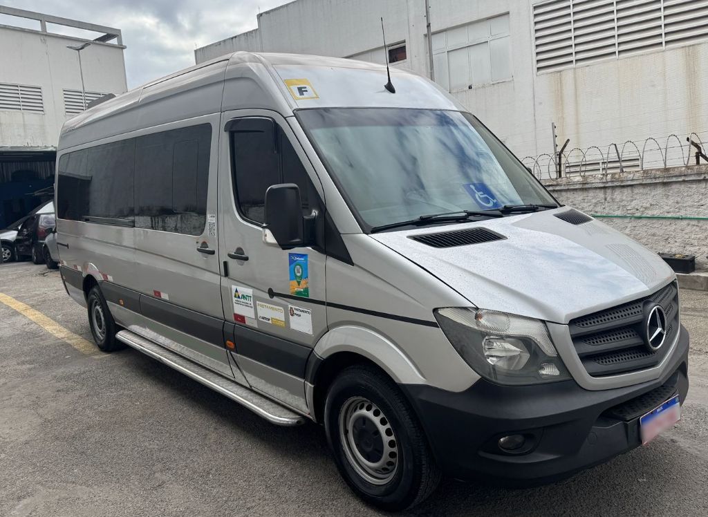SPRINTER CDI 415 ANO 2019 EXECUTIVA JM COD.1654