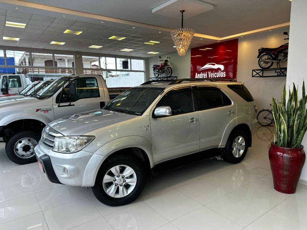 Toyota Hilux SW4 SRV D4-D 4x4 3.0 TDI (Aut) 7 Lugares (Top) 2010