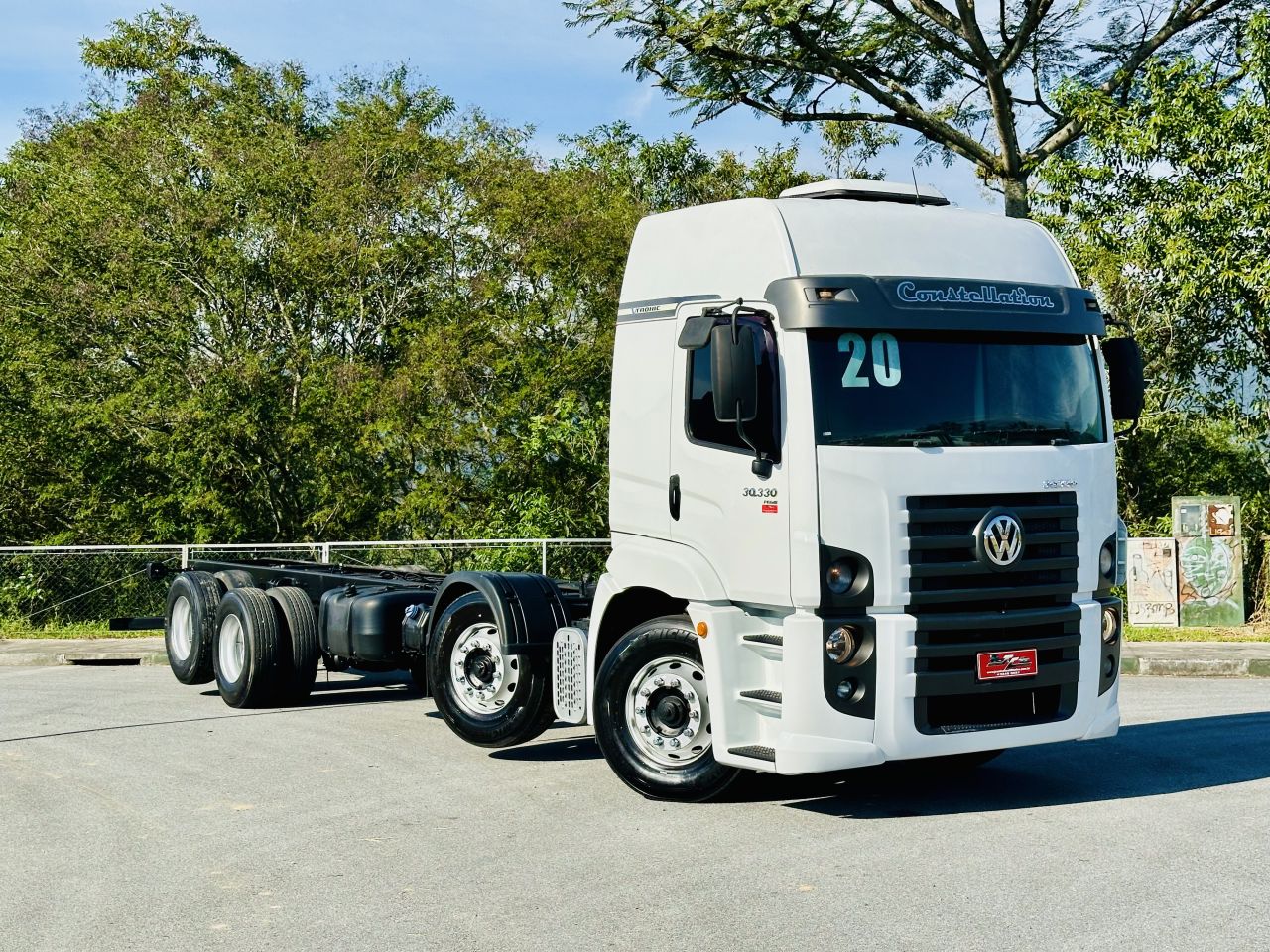 VW 30-330 Constellation 8x2 (BITRUCK)