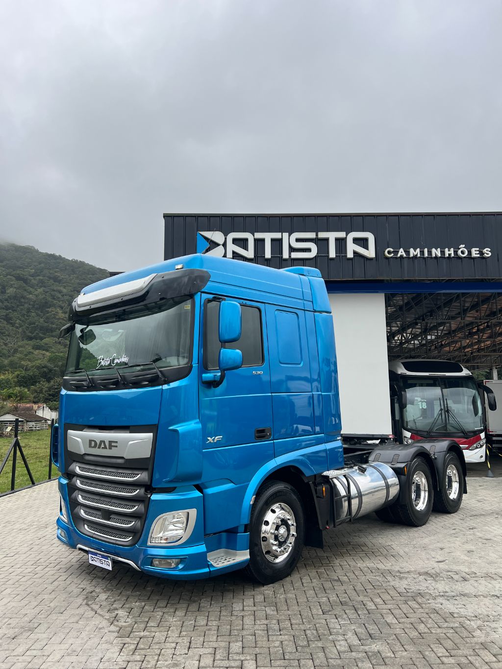 Daf FTT 6x4 2023 - Susp de mola - Geladeira