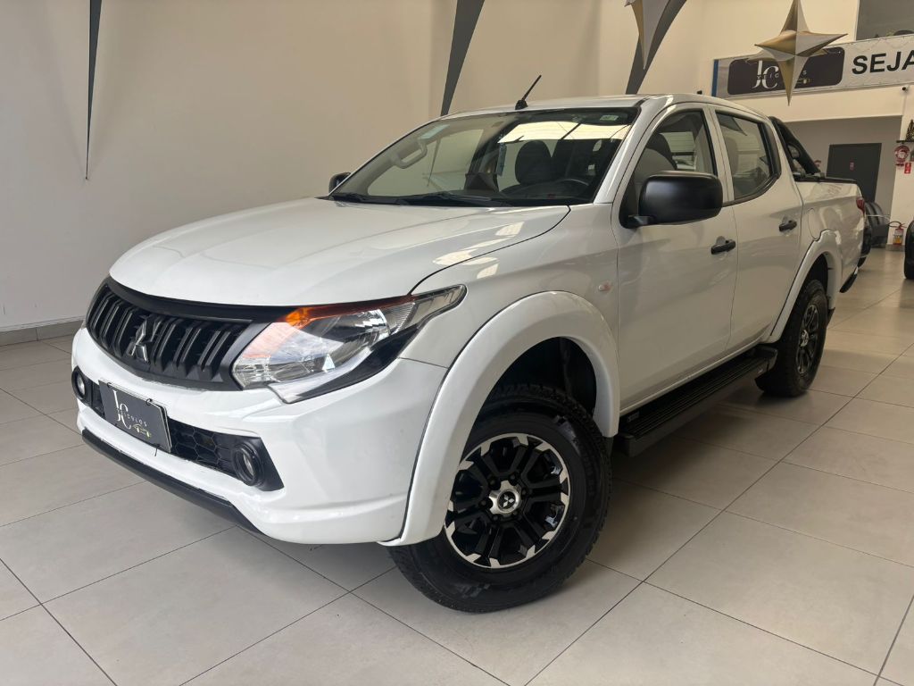 L200 Triton Sport CD GL 2.4 MT 4X4 