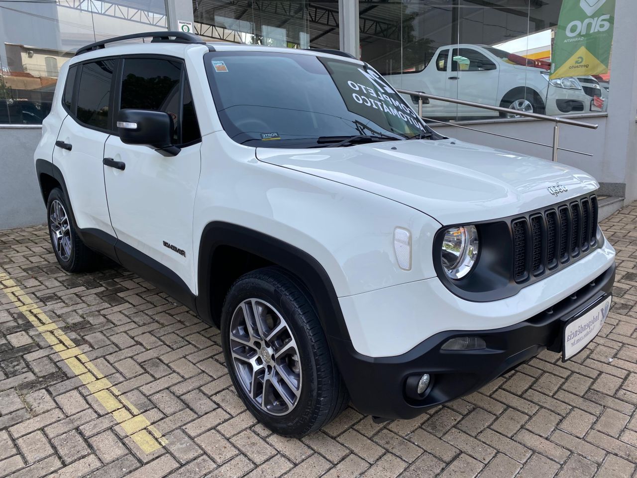 Renegade Sport 1.8 4x2 Flex 16V Aut.