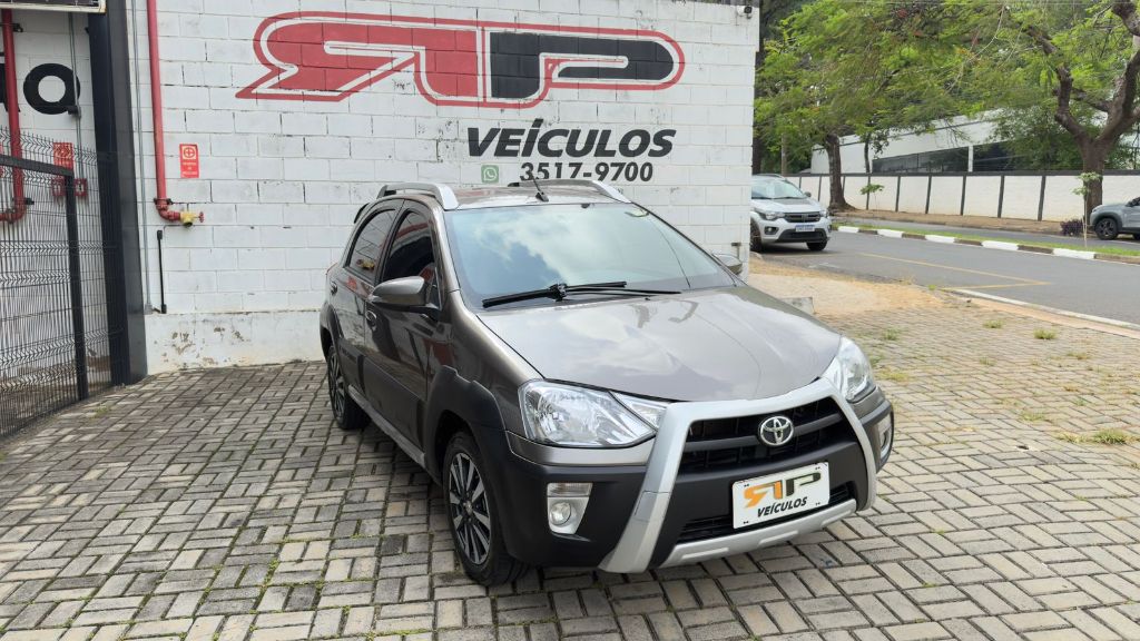 ETIOS HB CROSS AT